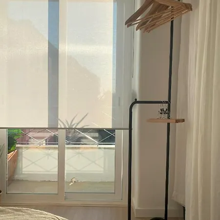 Lisbon, Renovated T2 Portas De Benfica Apartament *