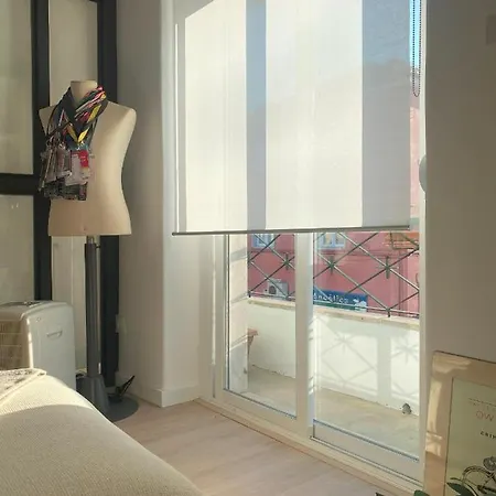 Lisbon, Renovated T2 Portas De Benfica Apartment Amadora
