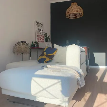 Lisbon, Renovated T2 Portas De Benfica Апартаменты